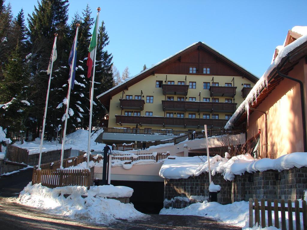 Nevesole Folgarida Resort Esterno foto