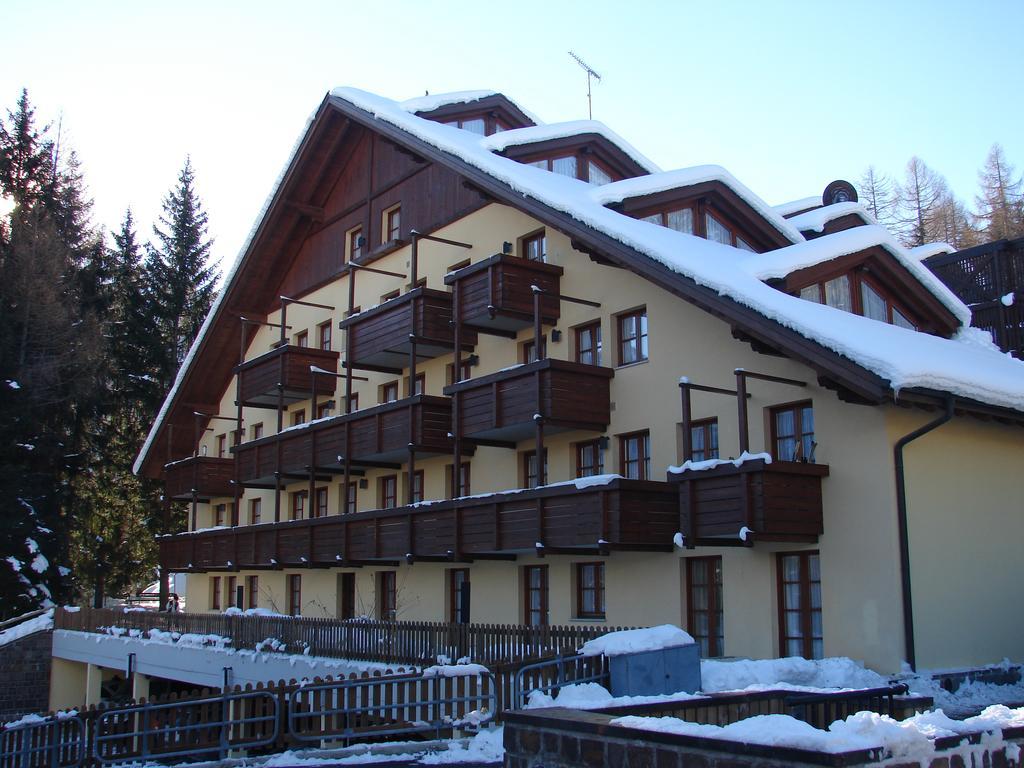 Nevesole Folgarida Resort Esterno foto