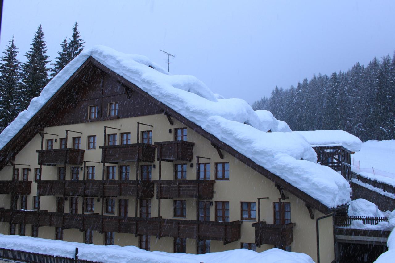 Nevesole Folgarida Resort Esterno foto
