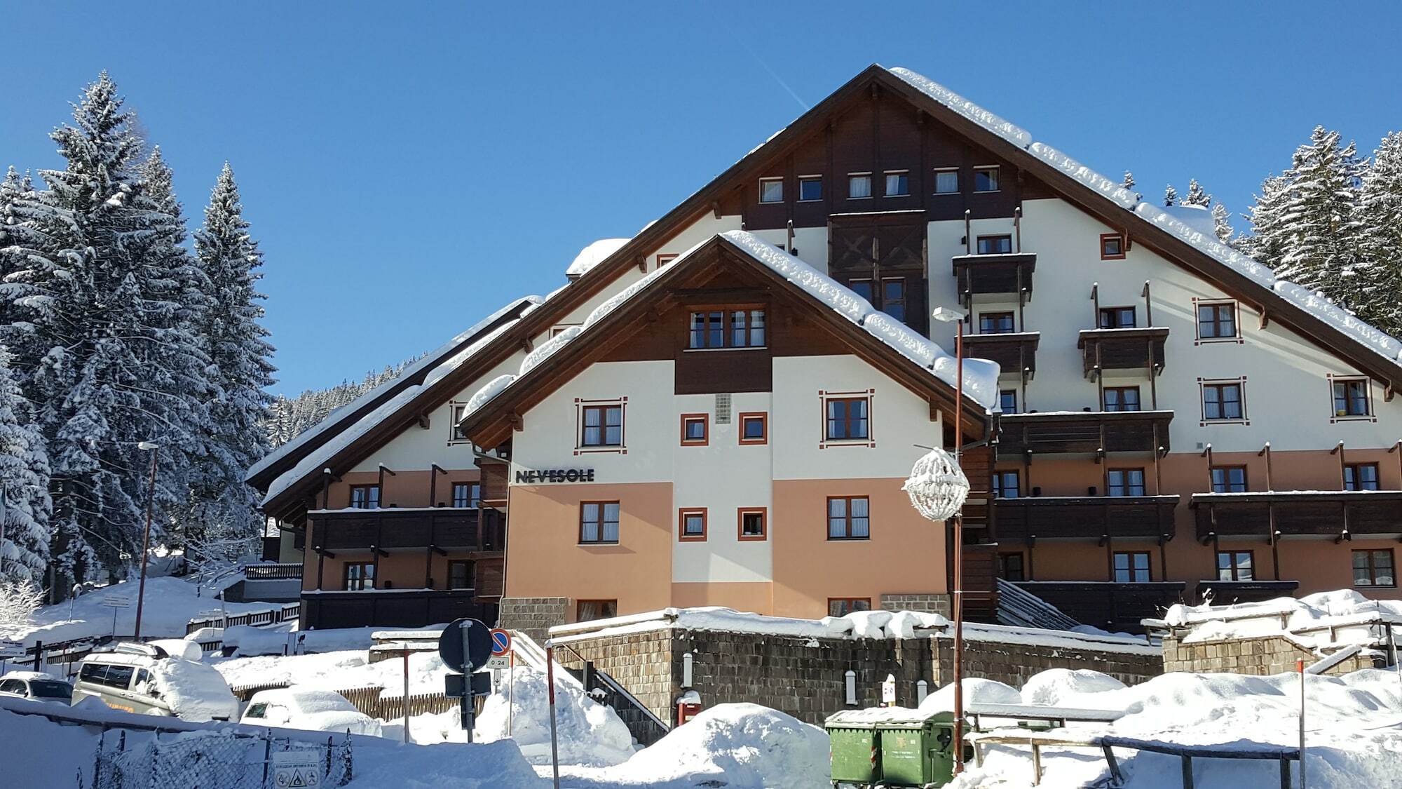 Nevesole Folgarida Resort Esterno foto